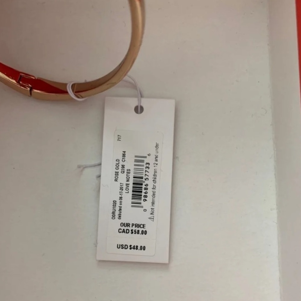 Kate Spade bow bangle. Tag attached, never used, comes with dust bag and box - Picture 4 of 5